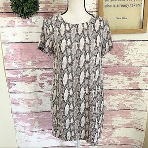 OLIVACEOUS Women’s Snake Print Round Neck Top size Medium